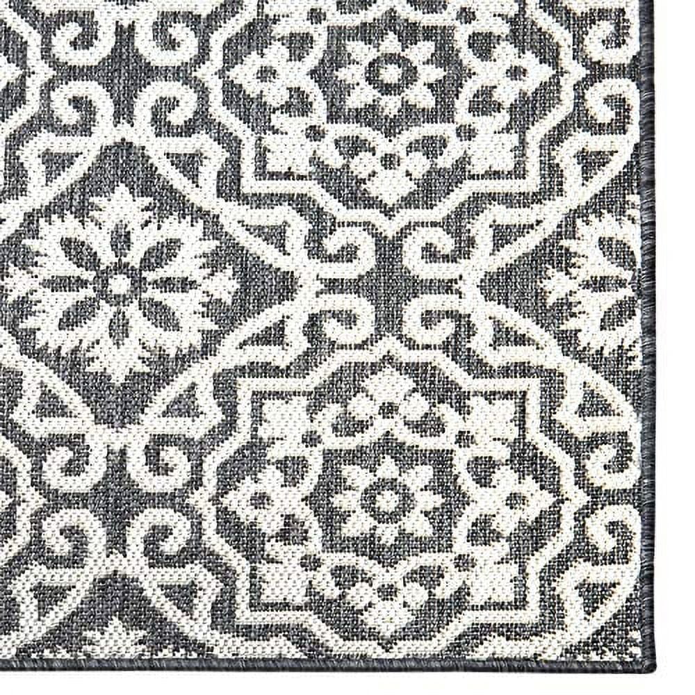 Black Grey Geometric Indoor/Outdoor Area Rug R890482