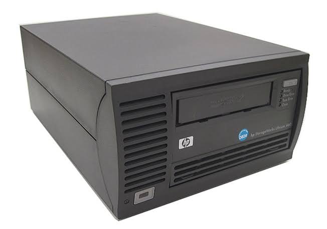 LTO Ultrium 2 External Tape Drive F459