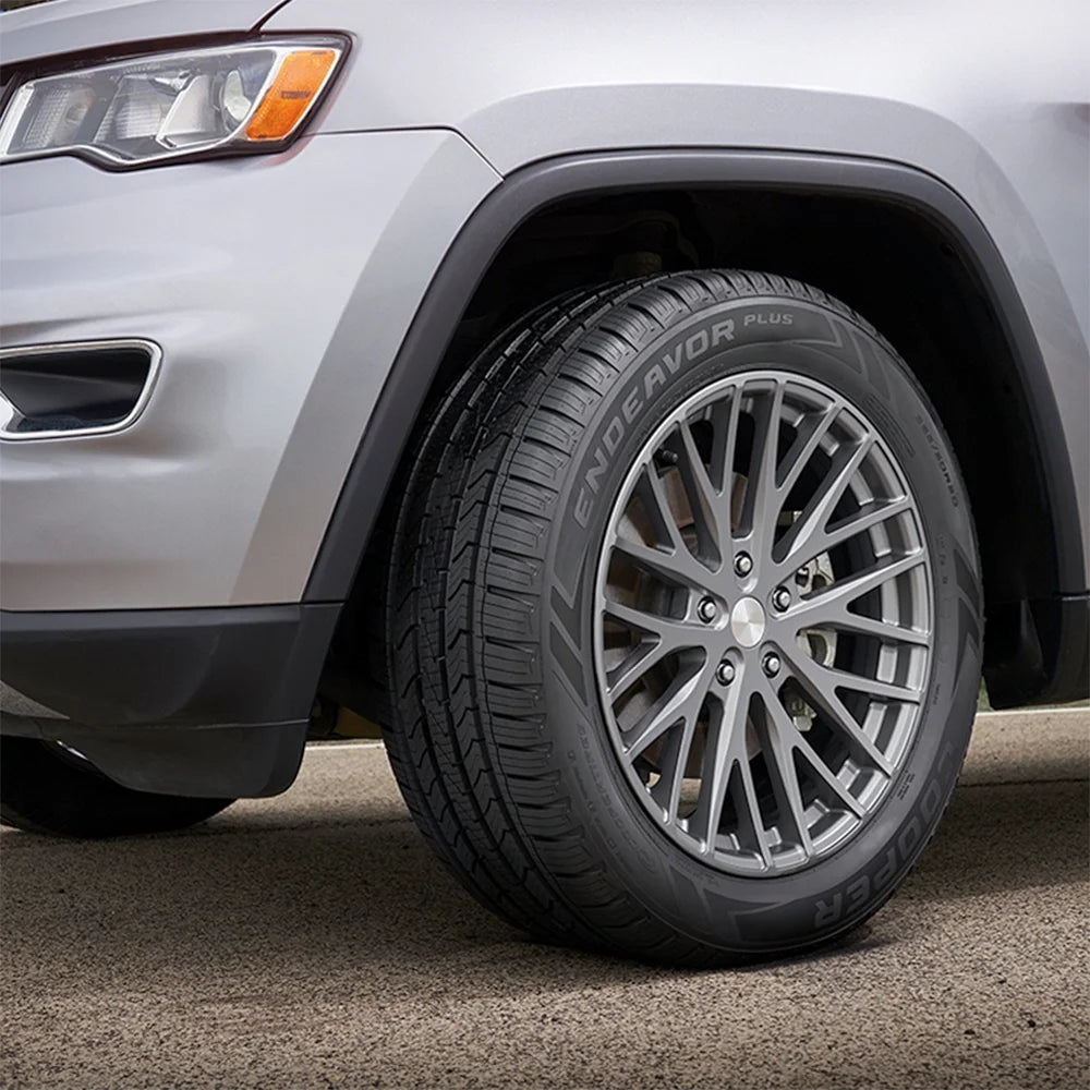 Set of 4 All Season Tires 215/60R17 96H D620