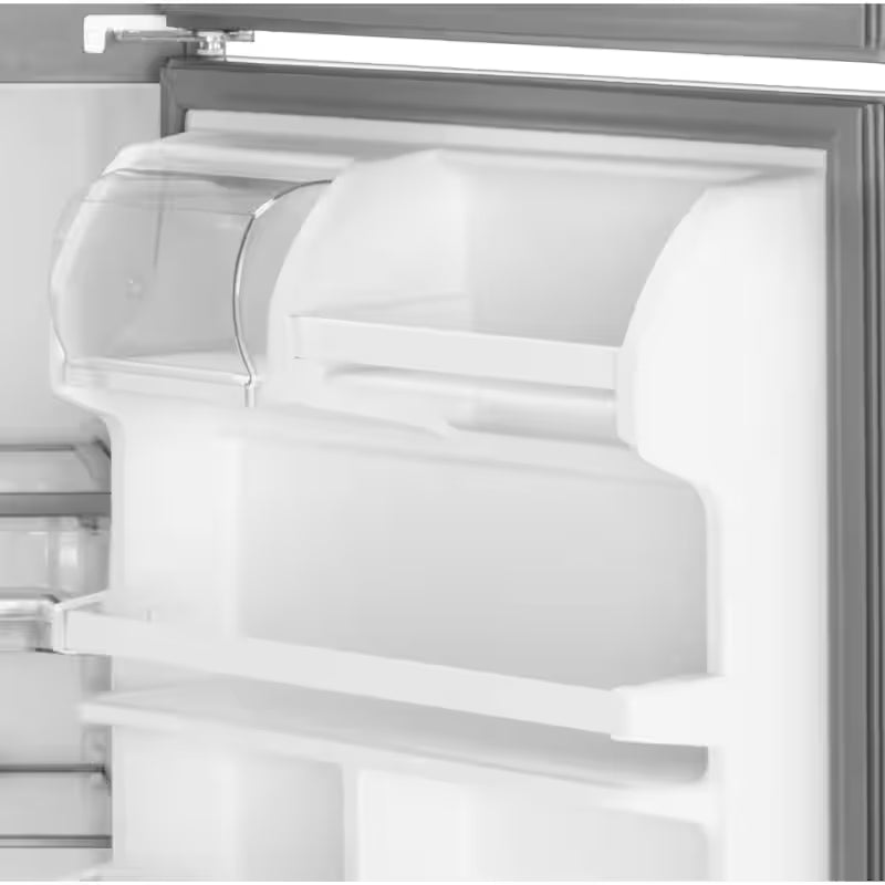 White 18 cu. ft. Top Freezer Refrigerator X51060