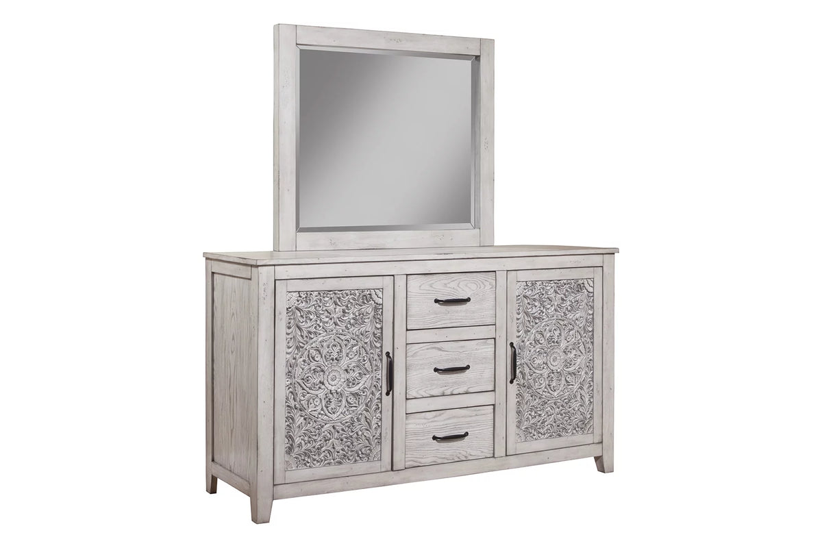 Weathered Light Gray Wood Dresser X684