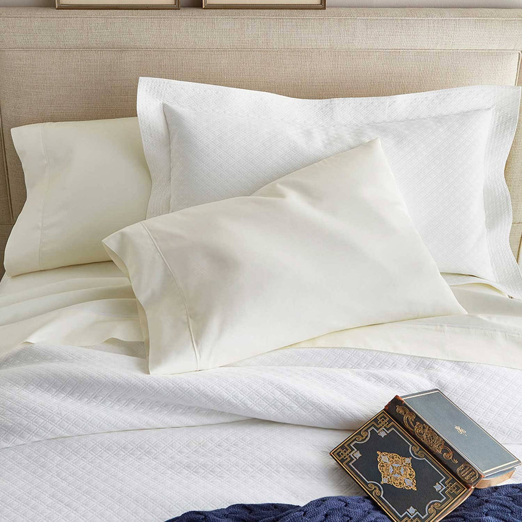 White Queen Coverlet E289