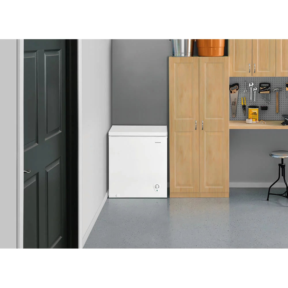 White 5 Cu. Ft. Chest Freezer Y26598