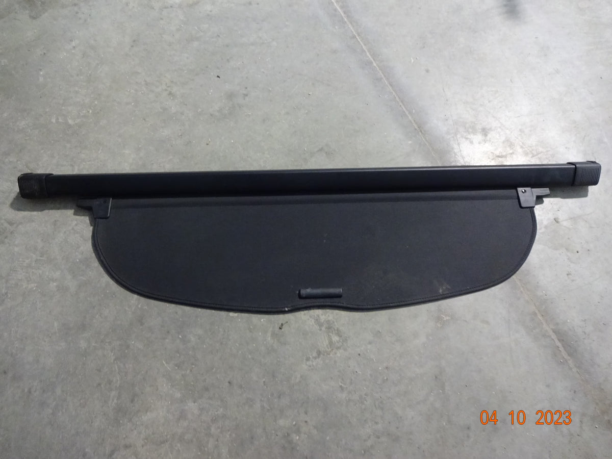 Pre-Owned Rear Retractable Cargo Cover A208389