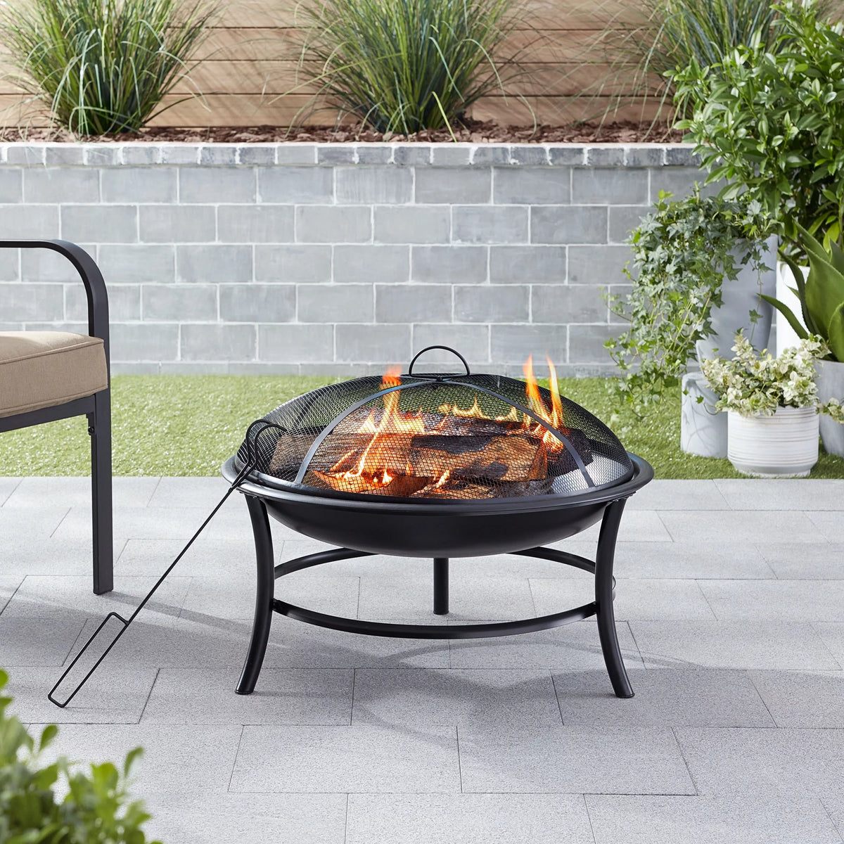 Black 26" Round Iron Outdoor Wood Burning Fire Pit W7907